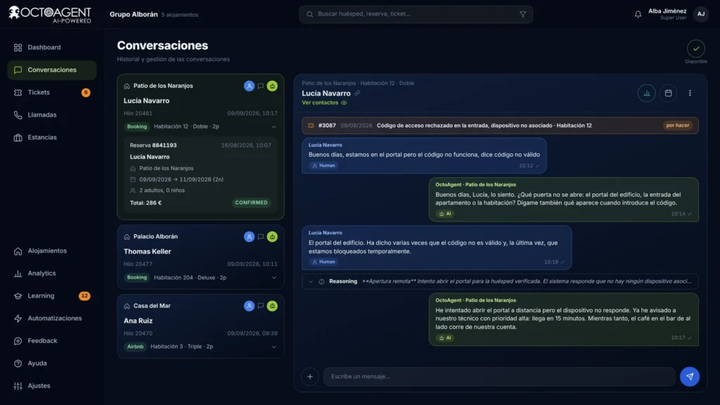 Conversaciones con los huéspedes en OctoAgent, con la reserva al lado, mensajes etiquetados IA o Human y razonamiento visible